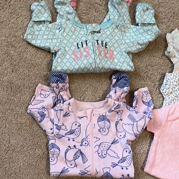 Bundle of Girls Clothes 3 sleepers and 3 Onesies - Picture 2 of 4